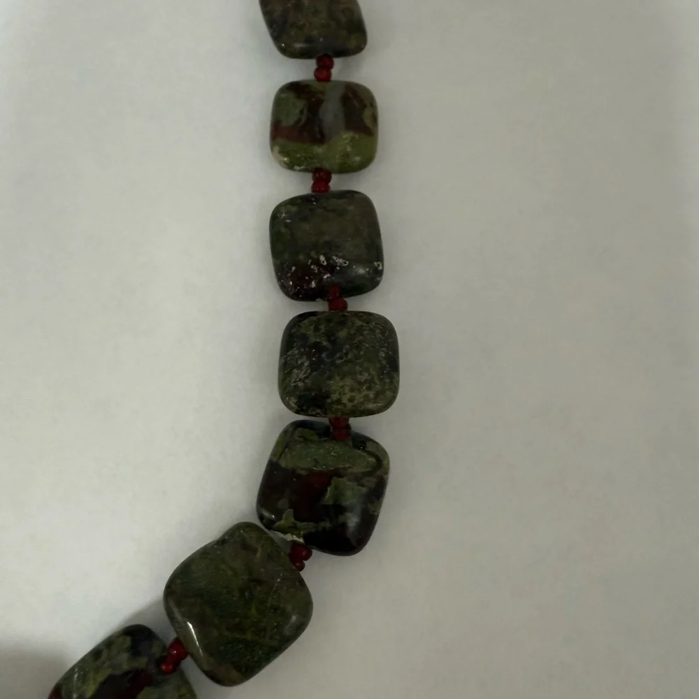 NATURAL JASPER STONES GRAINED SHAPES 10